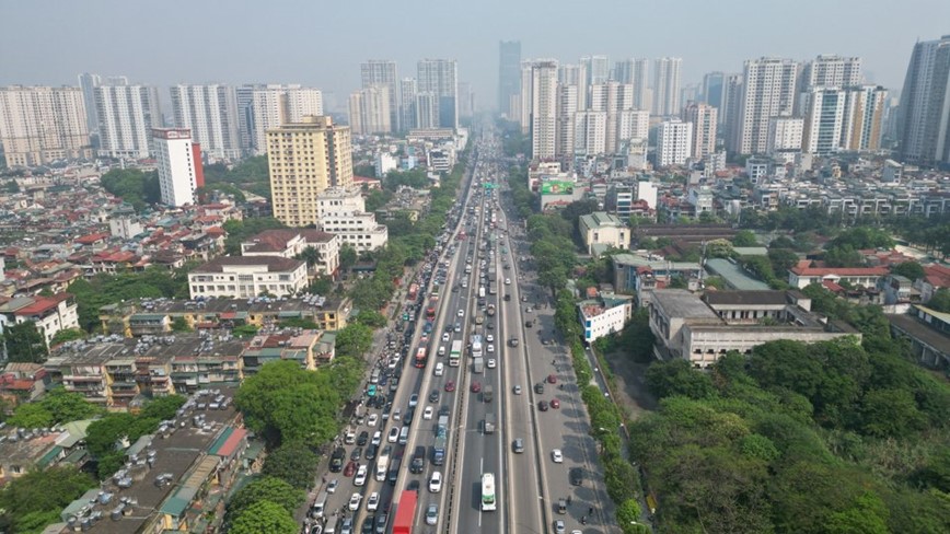 Giao thong Ha Noi giam nhiet ngay dau nghi le 30/4-1/5 - Hinh anh 2