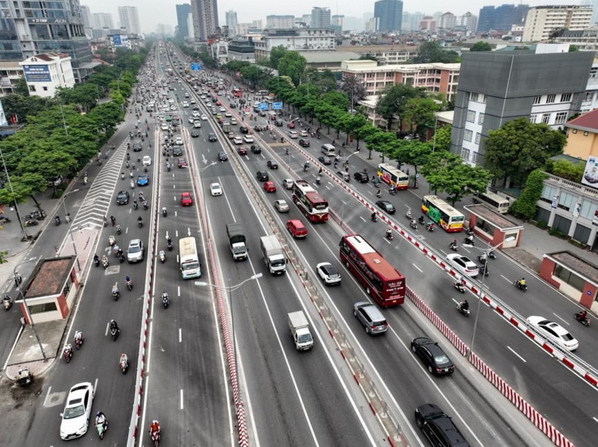 Ngay dau thong xe cau vuot thep Mai Dich, un tac giam ro ret - Hinh anh 11