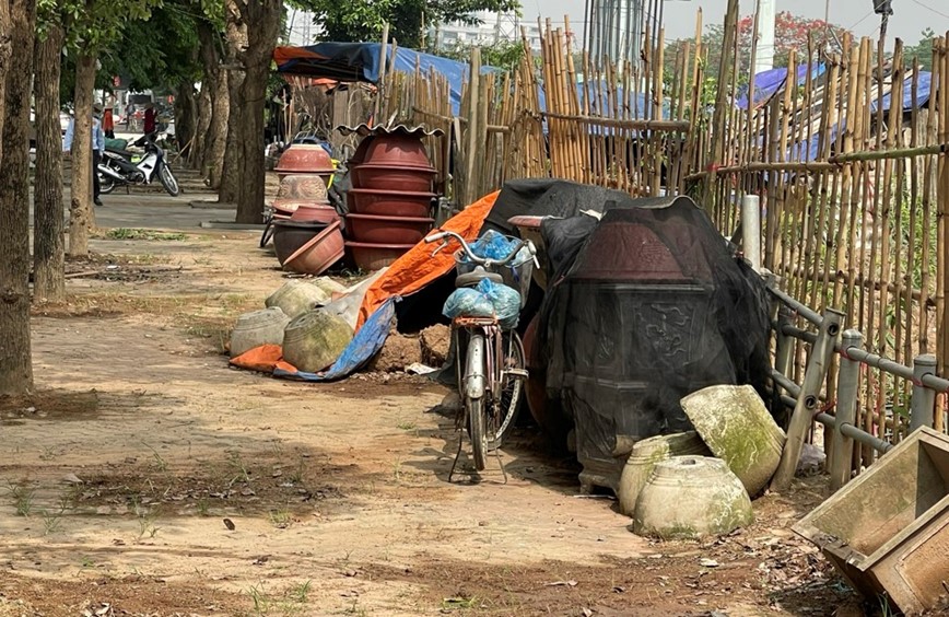 Xu ly trat tu an toan giao thong, trat tu do thi tren duong 40m Nam Thang Long - Hinh anh 1