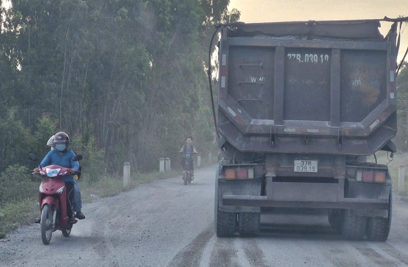 O nhiem moi truong, mat an toan giao thong tai cua mo khoang san - Hinh anh 4