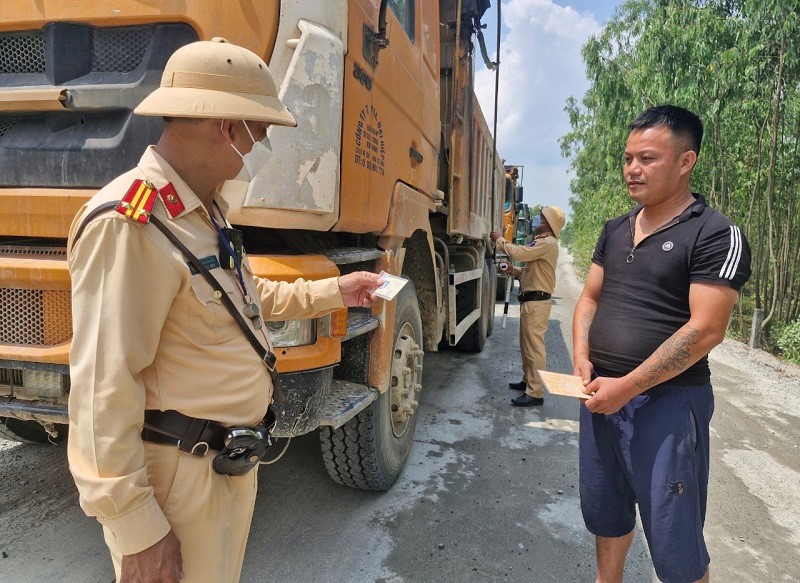 O nhiem moi truong, mat an toan giao thong tai cua mo khoang san - Hinh anh 12