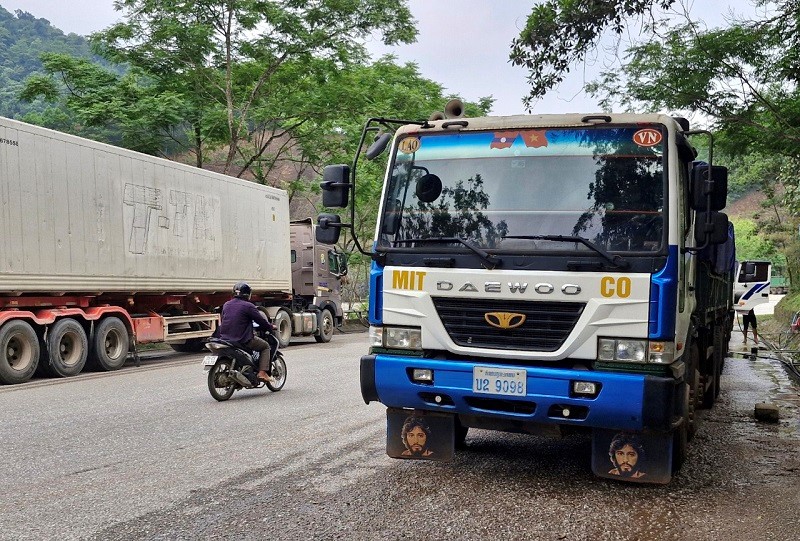 Quang Binh: muon neo vi pham trat tu an toan giao thong duong bo - Hinh anh 5