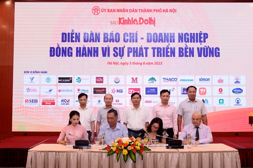 Dien dan bao chi - doanh nghiep dong hanh vi su phat trien ben vung: Gia tang nhung gia tri ket noi - Hinh anh 1