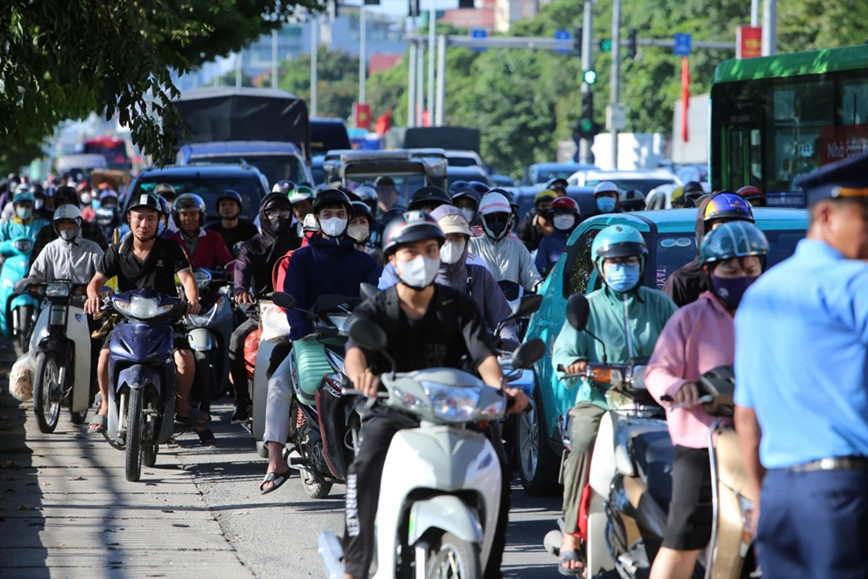 Nguoi dan nuom nuop roi Thu do ve que nghi le - Hinh anh 7