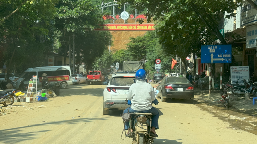 Lao Cai: giao thong di lai tren dia ban huyen Bao Yen nhu the nao? - Hinh anh 9