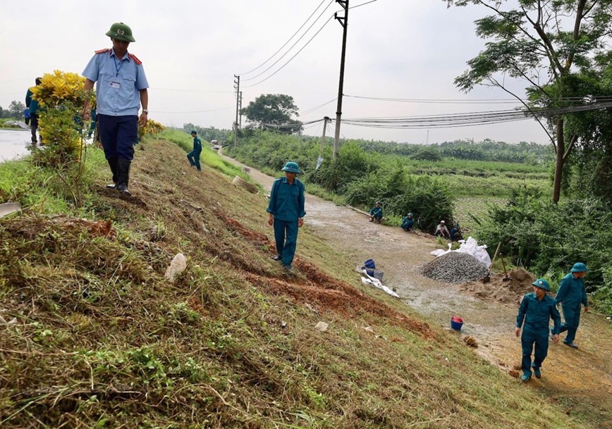 Huyen Phuc Tho cam o to di len hai tuyen de Van Coc va Ngoc Tao - Hinh anh 1