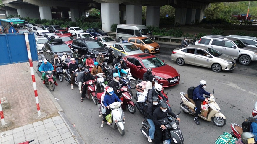 Hang van nguoi dan tro lai Thu do sau ky nghi Tet - Hinh anh 4