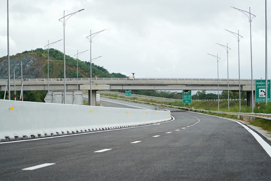 Thong xe them 70km cao toc di qua dia ban tinh Khanh Hoa vao ngay 30/4 - Hinh anh 8