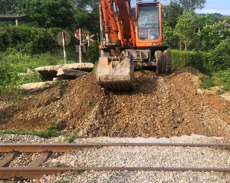 Ha Tinh: quyet liet xoa bo loi di tu mo qua duong sat - Hinh anh 5