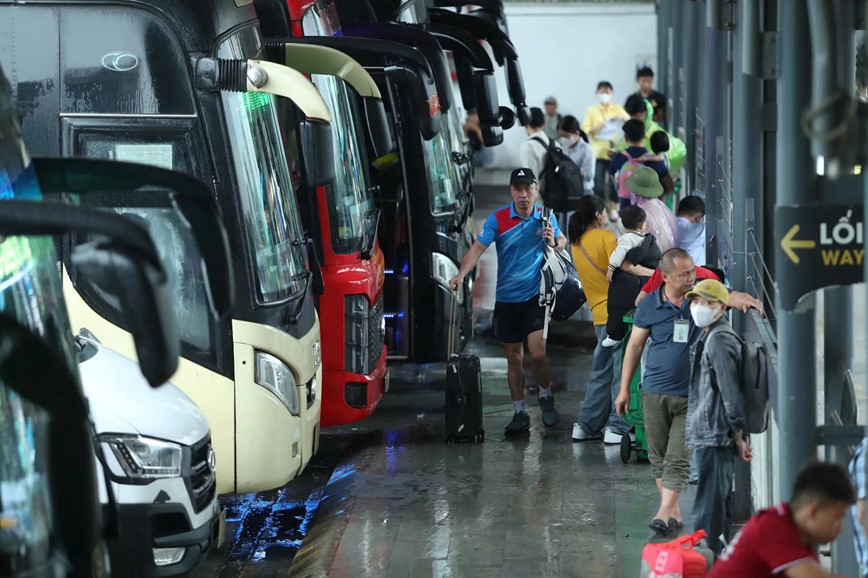 Hà Nội: các bến xe sẵn sàng phục vụ cao điểm nghỉ lễ 30/4 - 1/5 - Hình ảnh 10 Ha Noi: cac ben xe san sang phuc vu cao diem nghi le 30/4 - 1/5 - Hinh anh 10