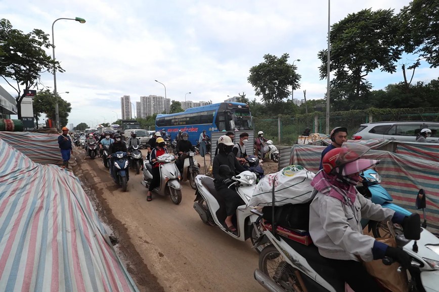 Ha Noi: phan luong Dai lo Thang Long phuc vu thi cong nut giao Vanh dai 3,5 - Hinh anh 1