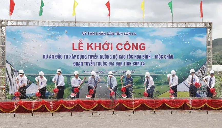 Khoi cong Du an cao toc Hoa Binh - Moc Chau, doan qua tinh Son La - Hinh anh 1