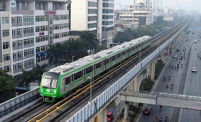 Khac phuc loi ro ri nuoc tu may dieu hoa tren tau dien Cat Linh - Ha Dong - Hinh anh 1
