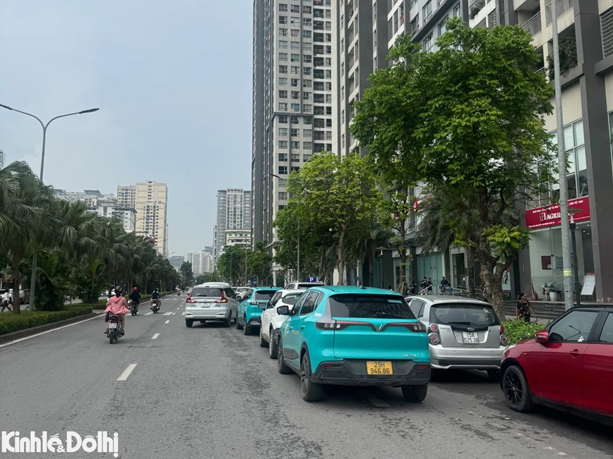 Nhuc nhoi tinh trang lan chiem long duong, via he lam noi kinh doanh tai Cau Dien  - Hinh anh 4