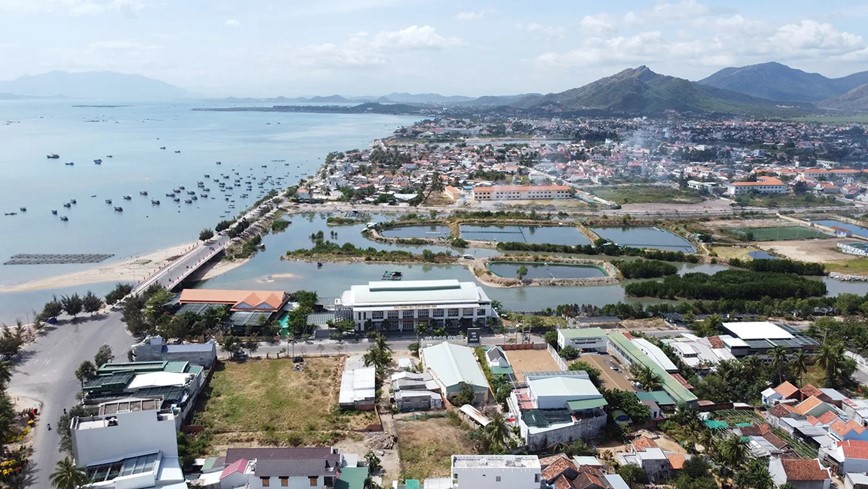 Khanh Hoa: tuyen duong ven bien hon 2.000 ty dong dung truoc nguy co cham tien do - Hinh anh 1