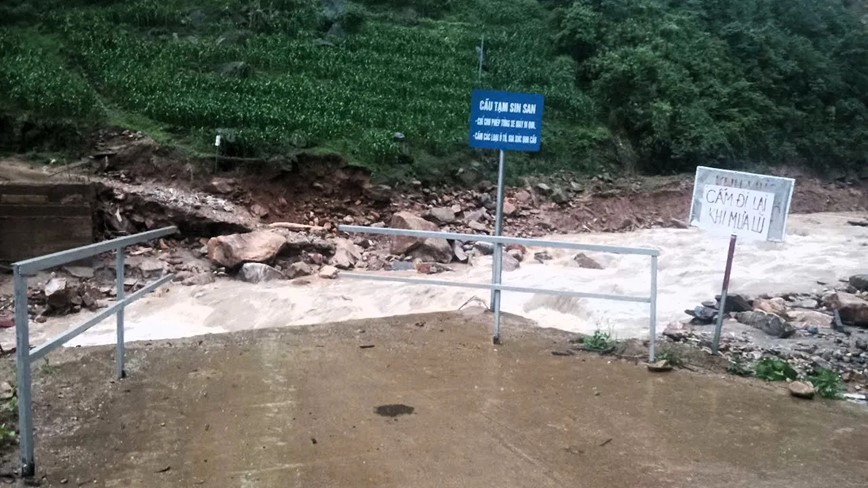 Lao Cai: mot so tuyen duong sat lo do mua to kem dong loc - Hinh anh 1
