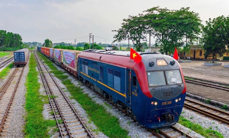 Don luc giai phong mat bang tuyen duong sat Lao Cai - Ha Noi - Hai Phong - Hinh anh 1
