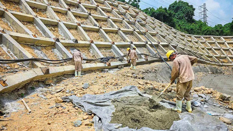 Can canh thi cong ham Deo Ngang noi 2 tinh Ha Tinh - Quang Binh - Hinh anh 5