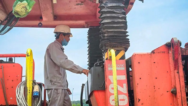 Can canh thi cong ham Deo Ngang noi 2 tinh Ha Tinh - Quang Binh - Hinh anh 7