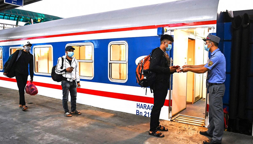 Đường sắt giảm giá vé tàu hỏa 10% cho học sinh thi tốt nghiệp và nhập học đại học - Hình ảnh 1 Duong sat giam gia ve tau hoa 10% cho hoc sinh thi tot nghiep va nhap hoc dai hoc - Hinh anh 1