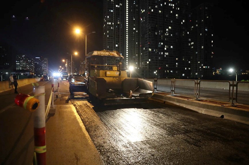 Ha Noi: khan truong sua chua Vanh dai 3 tren cao - Hinh anh 4