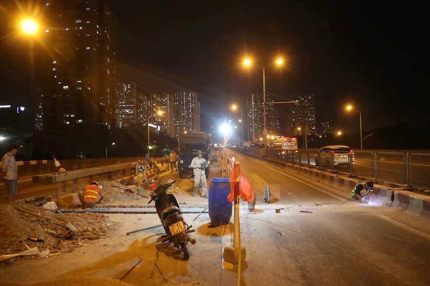 Ha Noi: khan truong sua chua Vanh dai 3 tren cao - Hinh anh 1