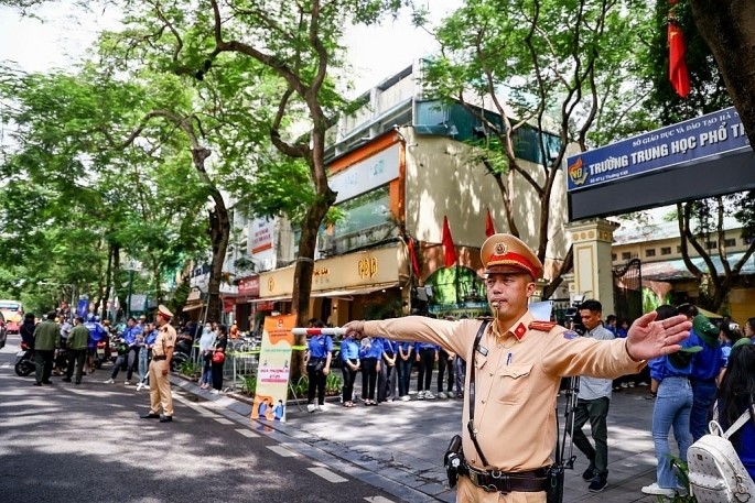 Cảnh sát giao thông Hà Nội đảm bảo an toàn giao thông phục vụ các kỳ thi quan trọng - Hình ảnh 1 Canh sat giao thong Ha Noi dam bao an toan giao thong phuc vu cac ky thi quan trong - Hinh anh 1