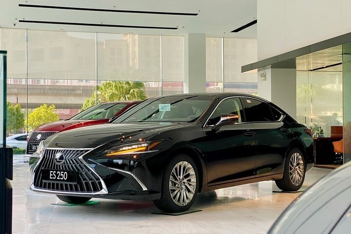 Cập nhật bảng giá ô tô Lexus mới nhất tháng 6/2025 - Hình ảnh 1 Cap nhat bang gia o to Lexus moi nhat thang 6/2025 - Hinh anh 1