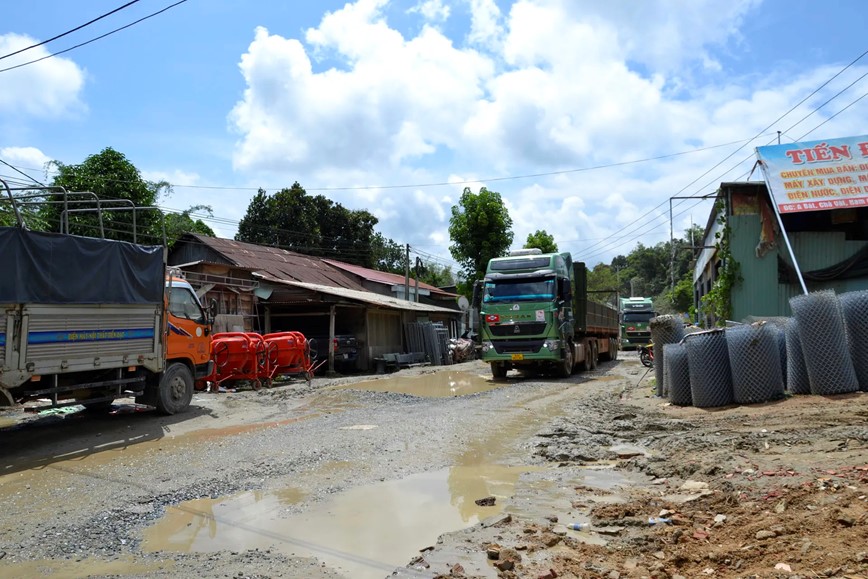 Can sua chua nhieu cay cau hu hong tren Quoc lo 14D - Hinh anh 3