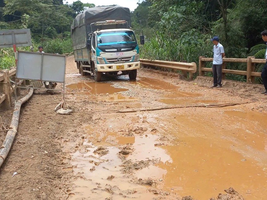Can sua chua nhieu cay cau hu hong tren Quoc lo 14D - Hinh anh 1