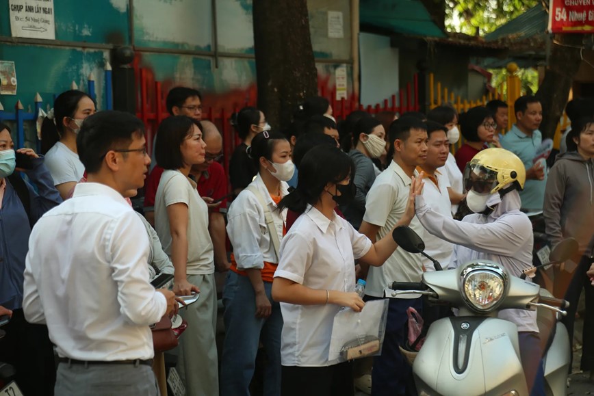 Ha Noi: giao thong an toan, thuan loi trong ngay thi dau tien vao lop 10  - Hinh anh 9