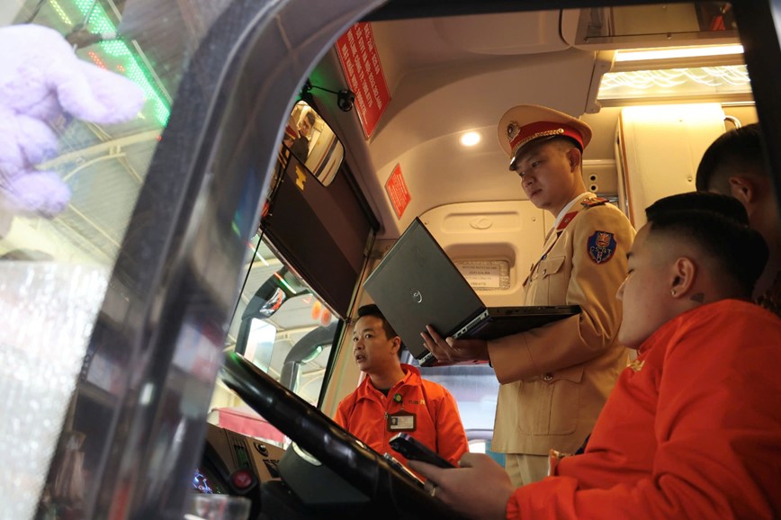 De xuat xe kinh doanh van tai lap thiet bi ghi hinh nguoi lai xe - Hinh anh 1