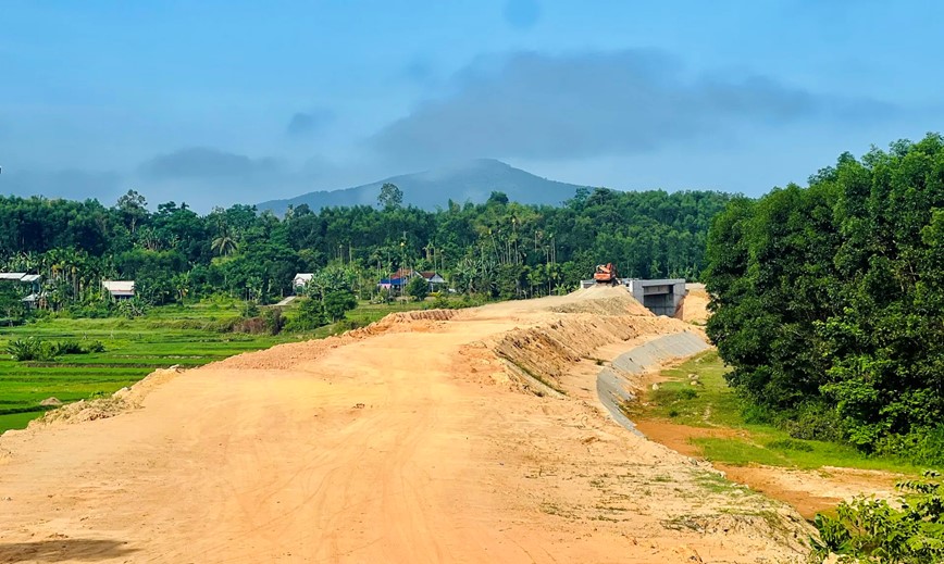 Doc toan luc de ve dich du an cai tao Quoc lo 14E - Hinh anh 10
