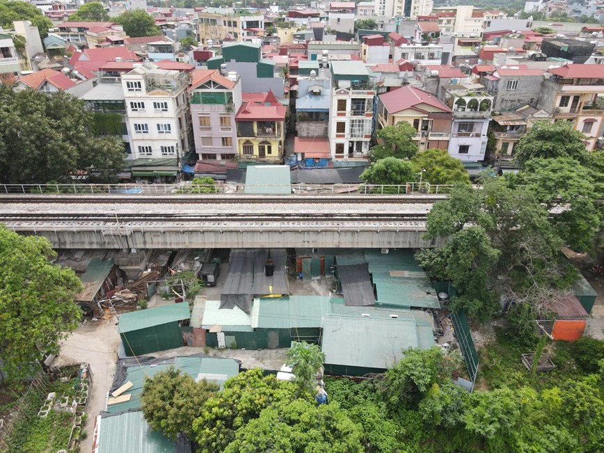 Duong sat qua cau Thang Long bi de doa an toan - Hinh anh 8