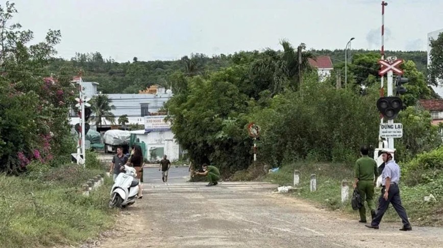 Phu Yen: vuot gac chan tu dong, hai vo chong bi tau hoa tong tu vong  - Hinh anh 1