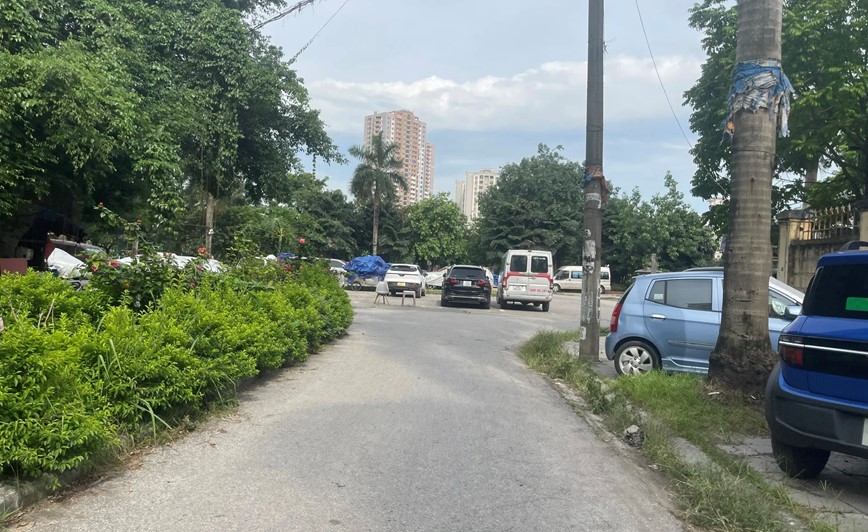Nhieu bai xe khong phep van 
