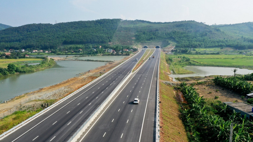Sửa chữa tuyến đường địa phương hư hỏng do thi công cao tốc Bắc – Nam - Hình ảnh 1 Sua chua tuyen duong dia phuong hu hong do thi cong cao toc Bac – Nam - Hinh anh 1