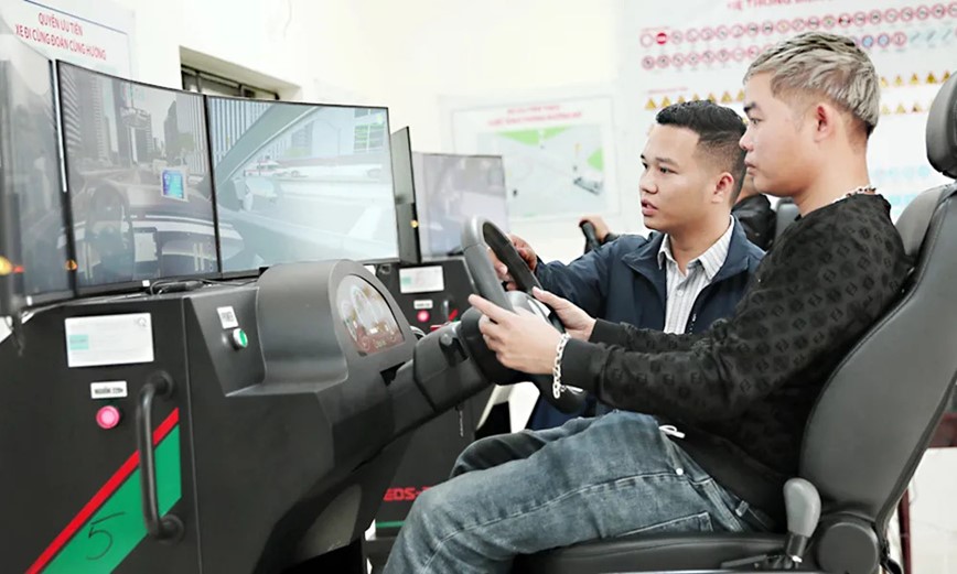 Bất cập trong tổ chức sát hạch lái xe - Hình ảnh 1 Bat cap trong to chuc sat hach lai xe - Hinh anh 1