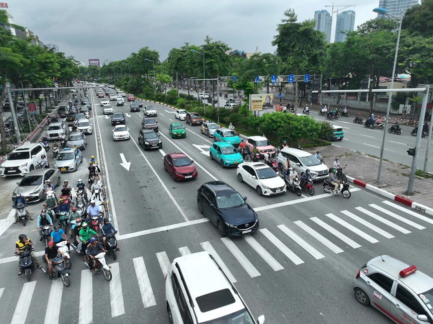 Hà Nội điều chỉnh nhịp đèn theo lưu lượng trên đường Võ Chí Công - Hình ảnh 5 Ha Noi dieu chinh nhip den theo luu luong tren duong Vo Chi Cong - Hinh anh 5