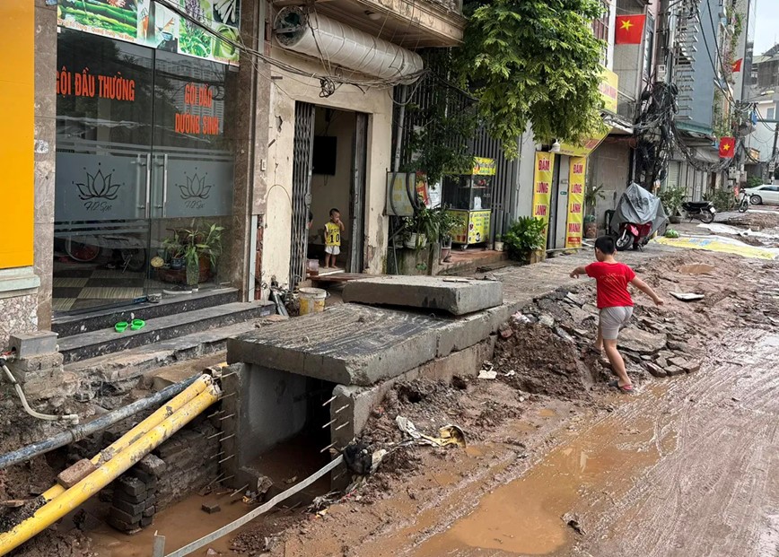 Thi công đường Ngô Quyền thành nỗi ám ảnh của người dân Hà Đông - Hình ảnh 3 Thi cong duong Ngo Quyen thanh noi am anh cua nguoi dan Ha Dong - Hinh anh 3