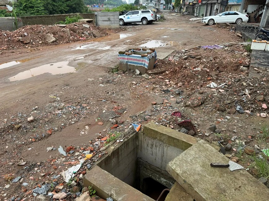 Thi công đường Ngô Quyền thành nỗi ám ảnh của người dân Hà Đông - Hình ảnh 4 Thi cong duong Ngo Quyen thanh noi am anh cua nguoi dan Ha Dong - Hinh anh 4