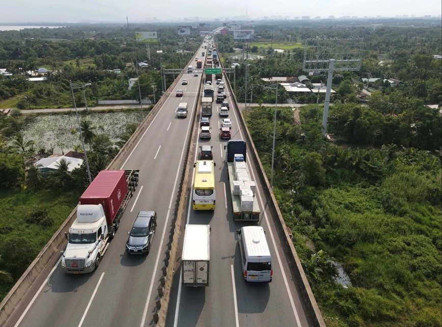 Triển khai mở rộng đoạn cao tốc TP Hồ Chí Minh - Long Thành theo công trình khẩn cấp - Hình ảnh 1 Trien khai mo rong doan cao toc TP Ho Chi Minh - Long Thanh theo cong trinh khan cap - Hinh anh 1