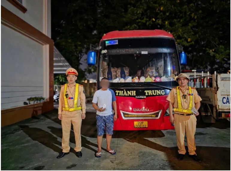 Tuyên Quang: liên tiếp phát hiện tài xế xe khách dương tính với ma túy - Hình ảnh 1 Tuyen Quang: lien tiep phat hien tai xe xe khach duong tinh voi ma tuy - Hinh anh 1