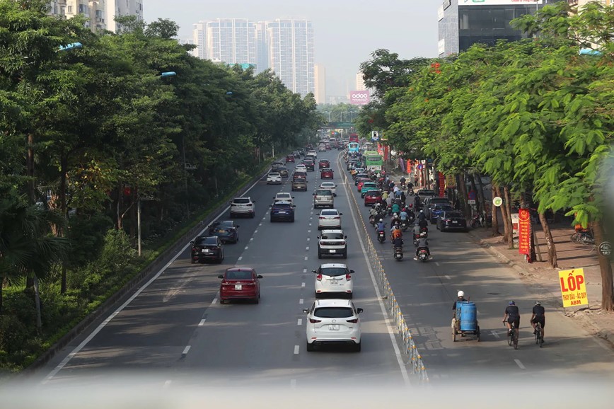 Ngày đầu tổ chức lại giao thông đường Võ Chí Công: tình trạng ùn tắc được cải thiện - Hình ảnh 2 Ngay dau to chuc lai giao thong duong Vo Chi Cong: tinh trang un tac duoc cai thien - Hinh anh 2