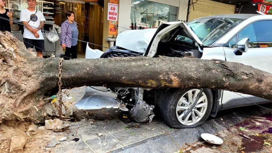 Giam doc Cong an TP Ha Noi chi dao lam ro vu tai nan lien hoan - Hinh anh 1