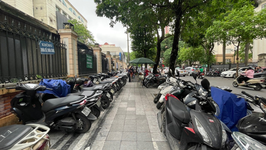 Hà Nội siết chặt quản lý bãi trông giữ xe trên địa bàn - Hình ảnh 1 Ha Noi siet chat quan ly bai trong giu xe tren dia ban - Hinh anh 1
