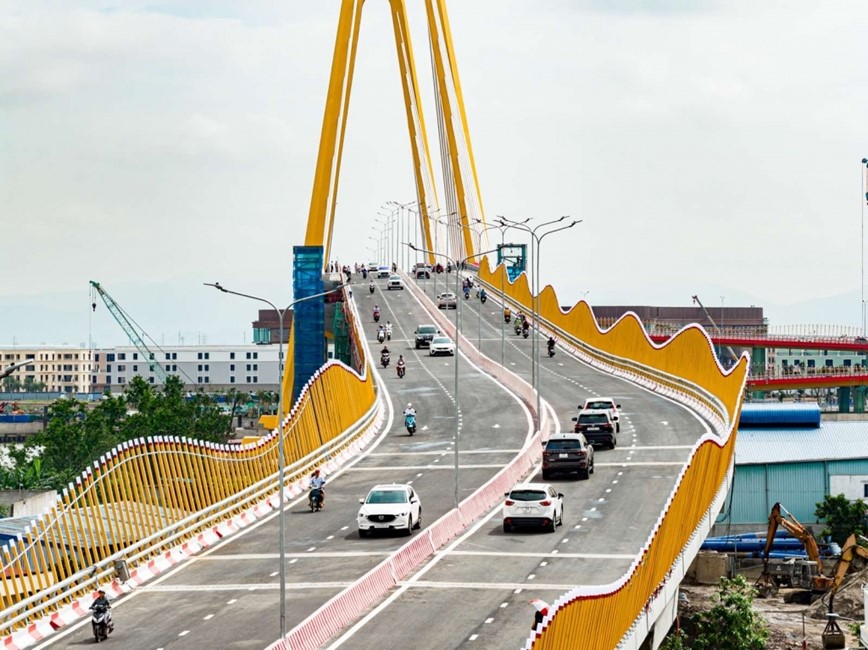 Thông xe cầu Hoàng Gia - Hình ảnh 2 Thong xe cau Hoang Gia - Hinh anh 2