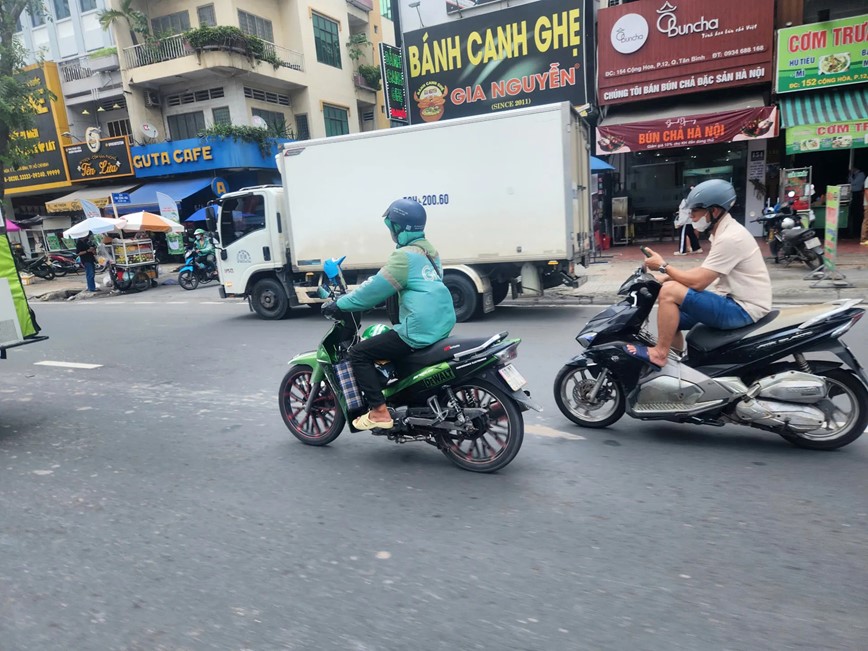 TP Hồ Chí Minh sẽ chuyển đổi khoảng 400.000 xe máy chạy bằng xăng sang điện - Hình ảnh 4 TP Ho Chi Minh se chuyen doi khoang 400.000 xe may chay bang xang sang dien - Hinh anh 4