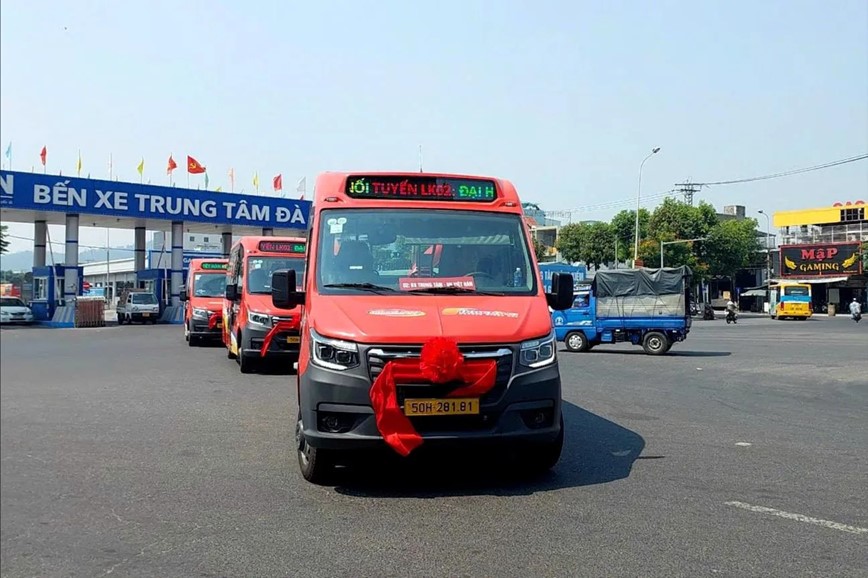 Đà Nẵng vận hành hai tuyến xe buýt đi Cửa Đại và cầu Tam Kỳ - Hình ảnh 1 Da Nang van hanh hai tuyen xe buyt di Cua Dai va cau Tam Ky - Hinh anh 1