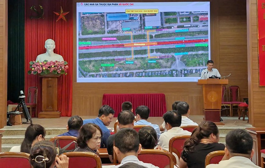 Quốc Oai: lấy ý kiến người dân về Dự án tuyến đường sắt đô thị số 5 - Hình ảnh 1 Quoc Oai: lay y kien nguoi dan ve Du an tuyen duong sat do thi so 5 - Hinh anh 1